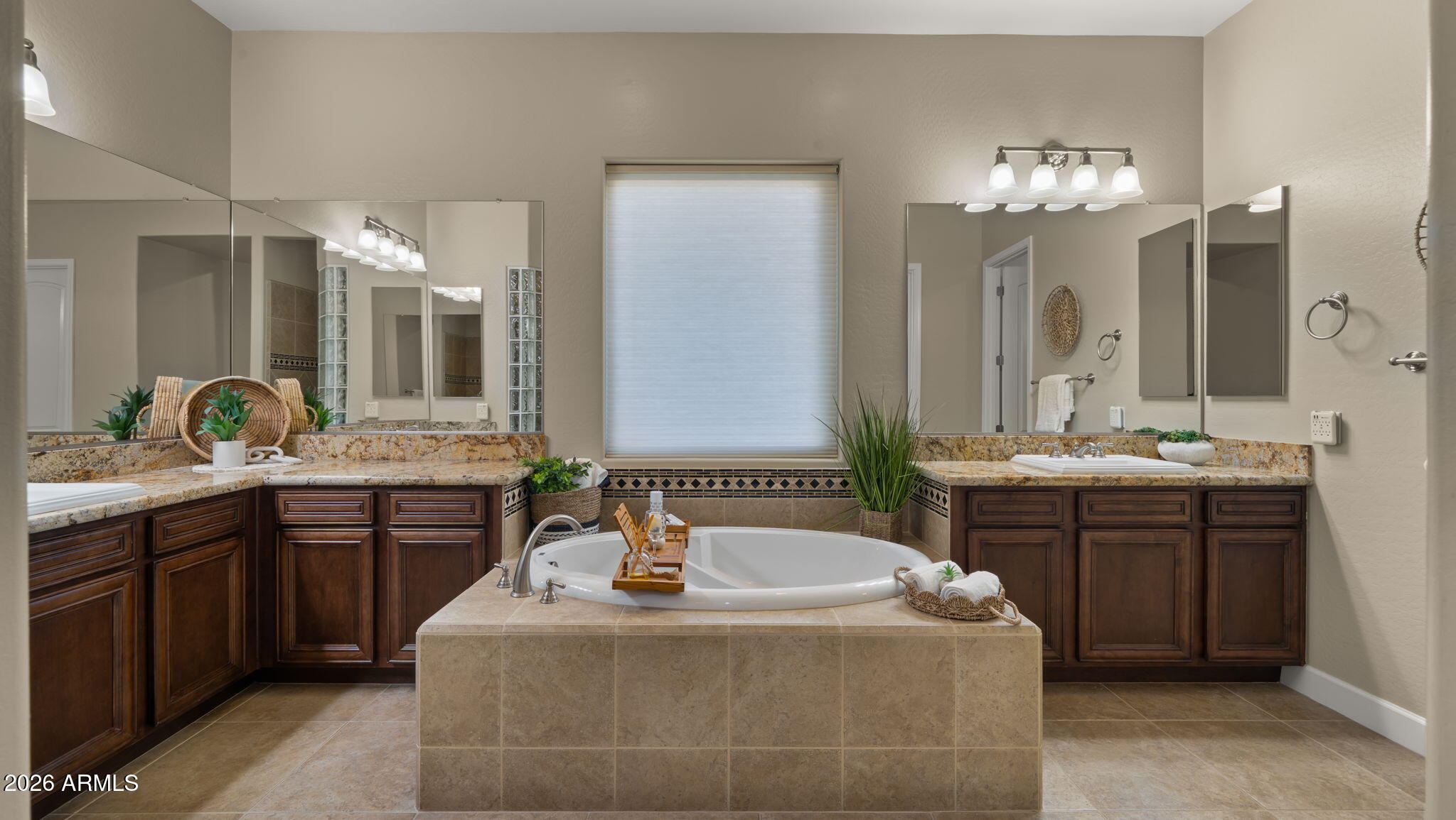 4052 East Clubview Drive Gilbert, AZ 85298 - Photo 48 of 91 47-web-or-mls-Primary Bedroom7