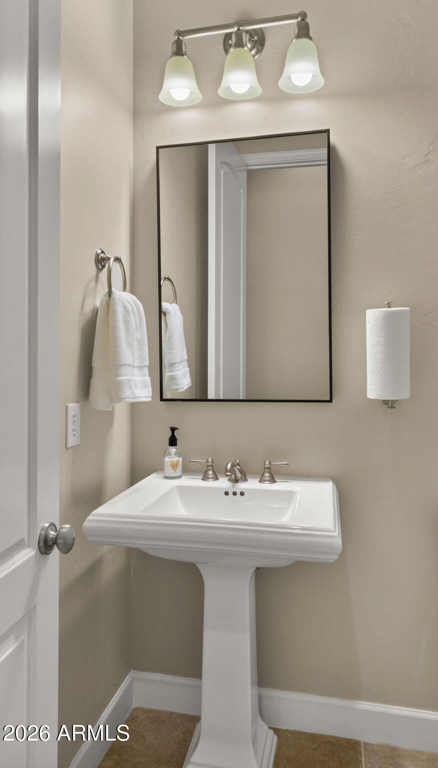 4052 East Clubview Drive Gilbert, AZ 85298 - Photo 64 of 91 58-web-or-mls-Powder Room