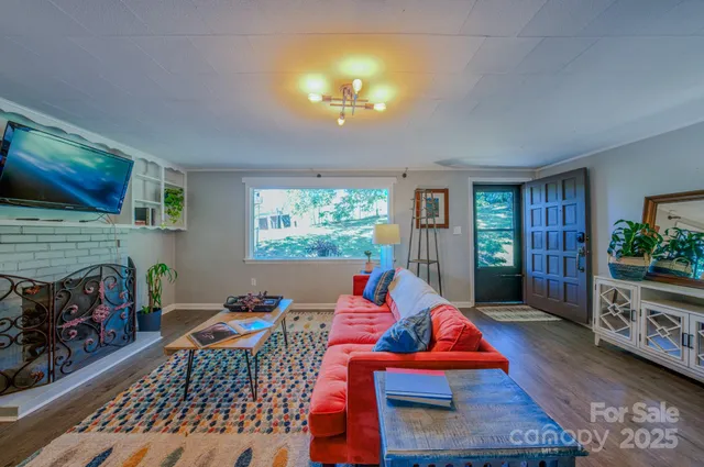 $475,000 | 22 Mulberry Street, Worcester, MA 01605