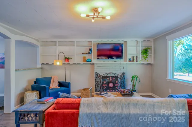 $475,000 | 22 Mulberry Street, Worcester, MA 01605