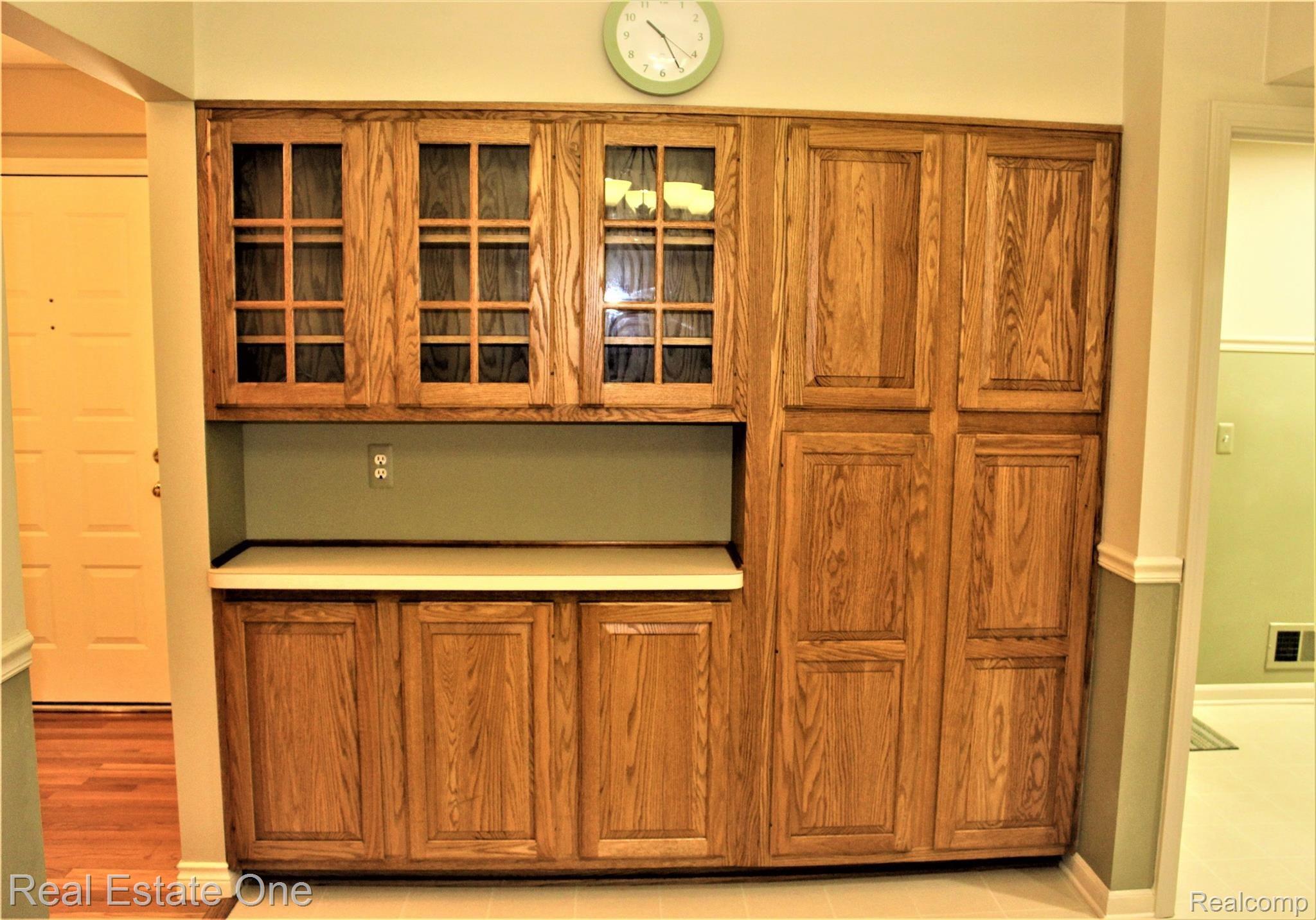 648 Kentucky Drive Rochester, MI 48307 - Photo 13 of 21 1-12a.jpg
