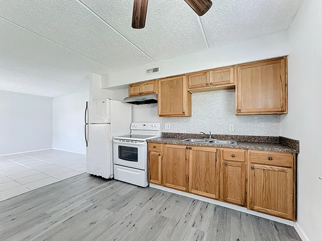 $130,000 | 694 Michigan Court, Unit 3, St. Cloud, FL 34769