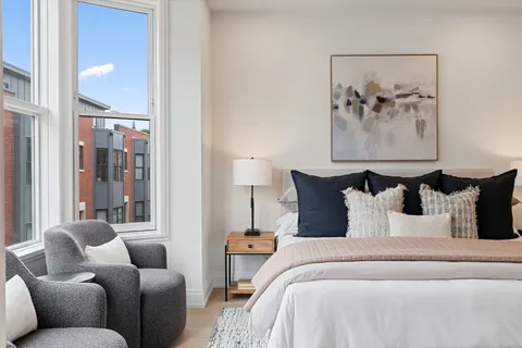 $2,100,000 | 2329 North Cambridge Avenue, Unit C, Chicago, IL 60614