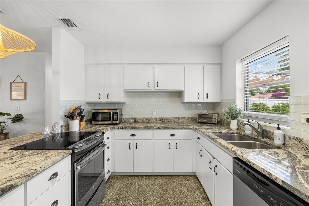 4939 100th Way North St. Petersburg, FL 33708 - Photo 10 of 43