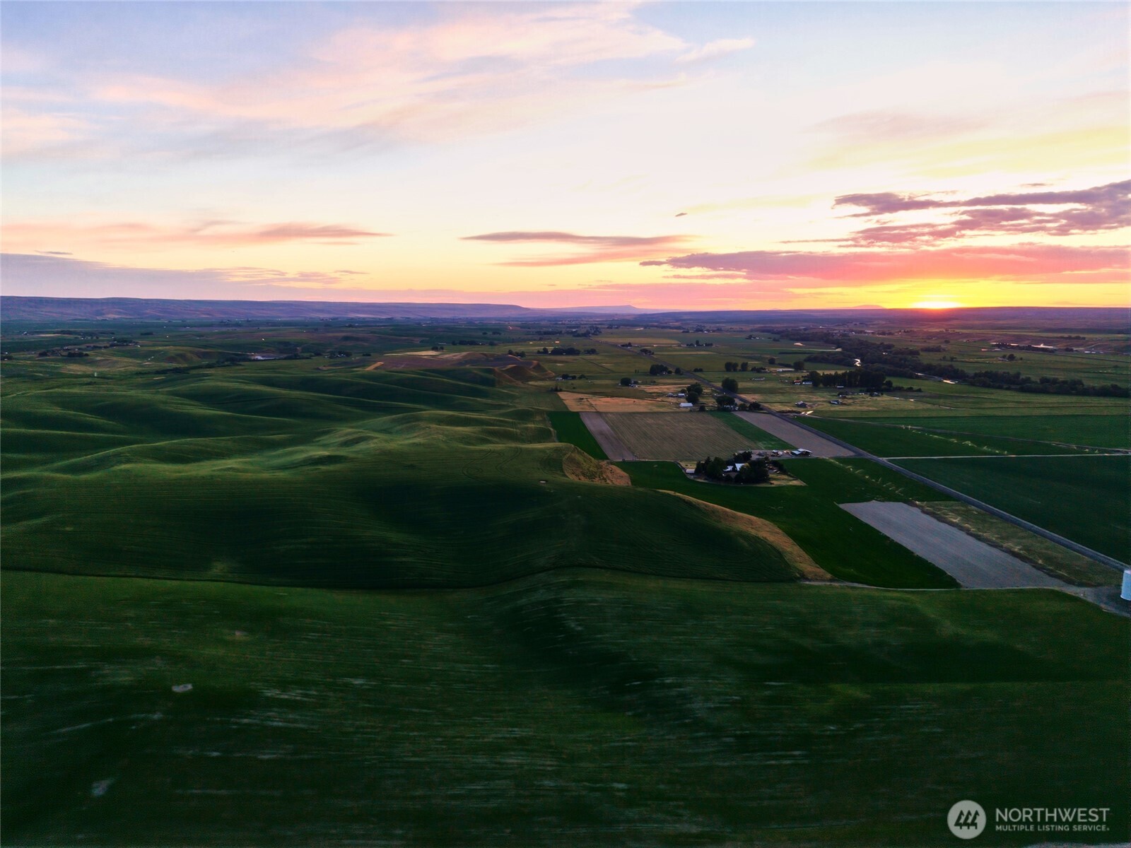 0 Detour Road Walla Walla, WA 99362 - Photo 25 of 26 a view of an ocean and a yard