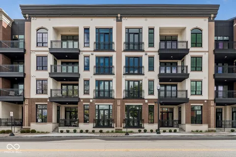 $1,820,000 | 41 North Rangeline Road, Unit 7, Carmel, IN 46032