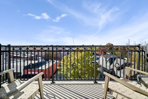 $1,820,000 | 41 North Rangeline Road, Unit 7, Carmel, IN 46032