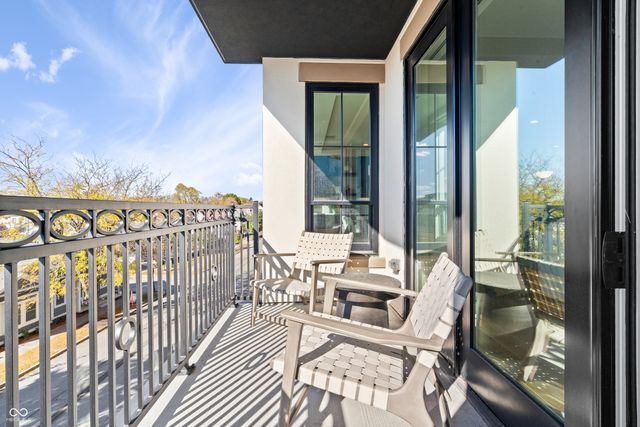 $1,820,000 | 41 North Rangeline Road, Unit 7, Carmel, IN 46032