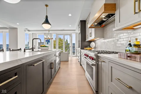 $1,820,000 | 41 North Rangeline Road, Unit 7, Carmel, IN 46032