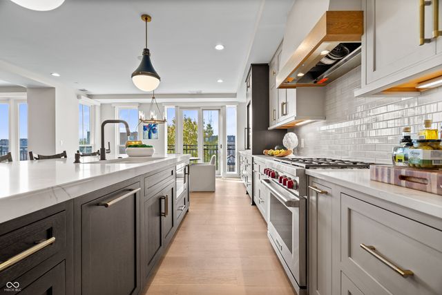 $1,820,000 | 41 North Rangeline Road, Unit 7, Carmel, IN 46032