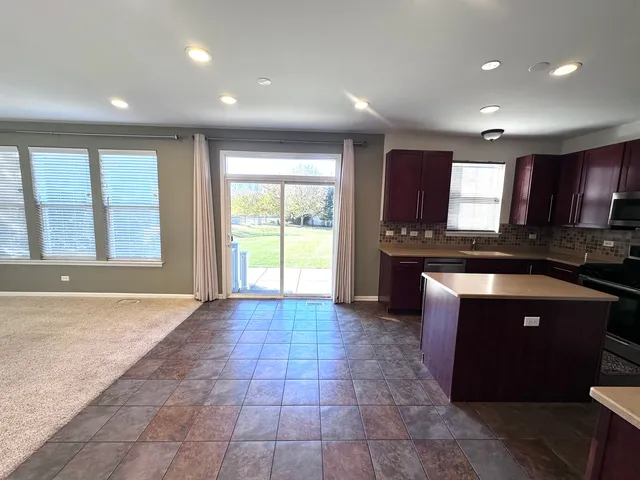 $399,900 | 3134 Kyra Lane, Elgin, IL 60124