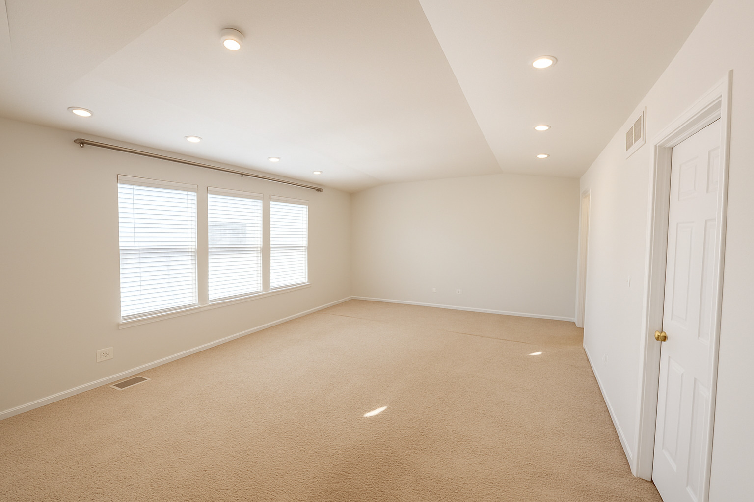 3134 Kyra Lane Elgin, IL 60124 - Photo 24 of 56 an empty room with a window