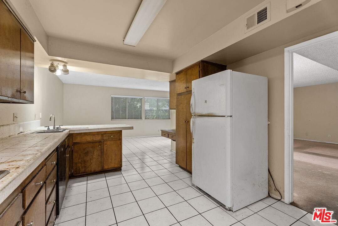 19 Palmento Way Irvine, CA 92612 - Photo 11 of 20