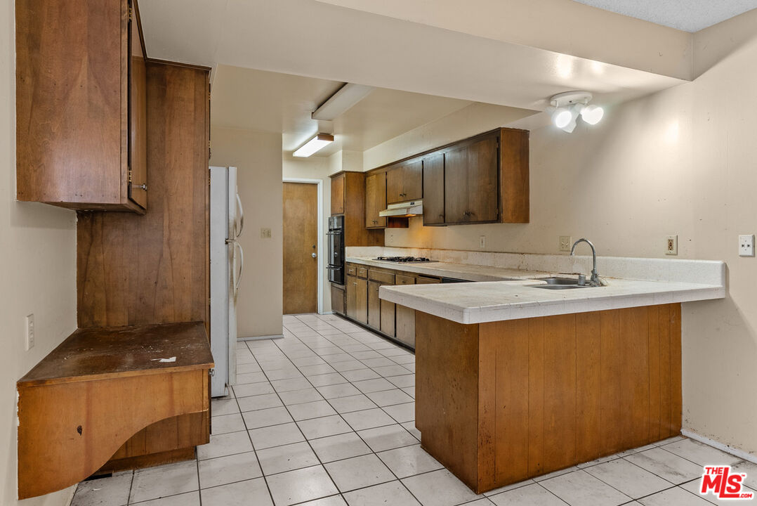 19 Palmento Way Irvine, CA 92612 - Photo 10 of 20