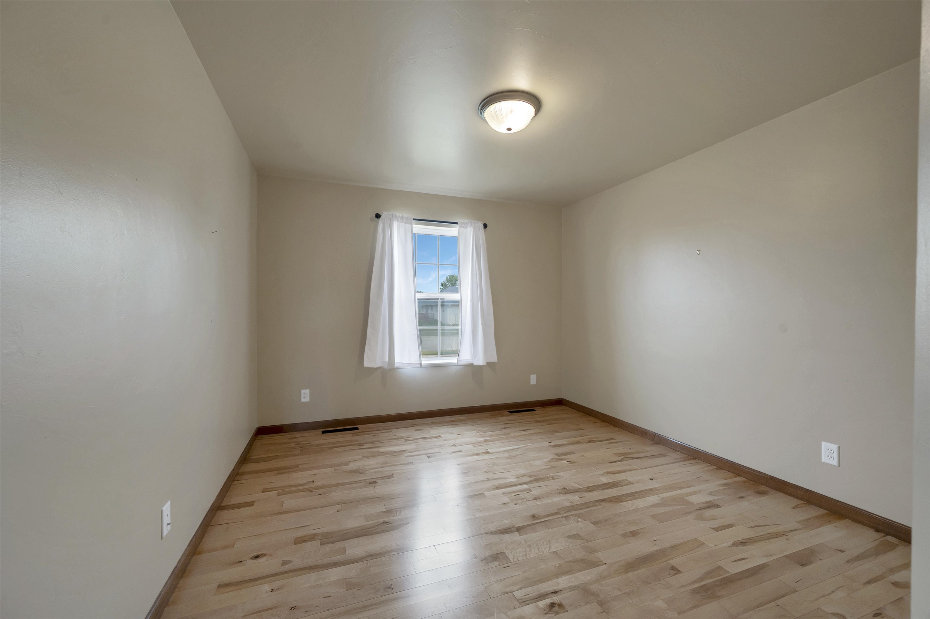 2352 Oak Ridge Circle De Pere, WI 54115 - Photo 23 of 49 Gallery Image 23