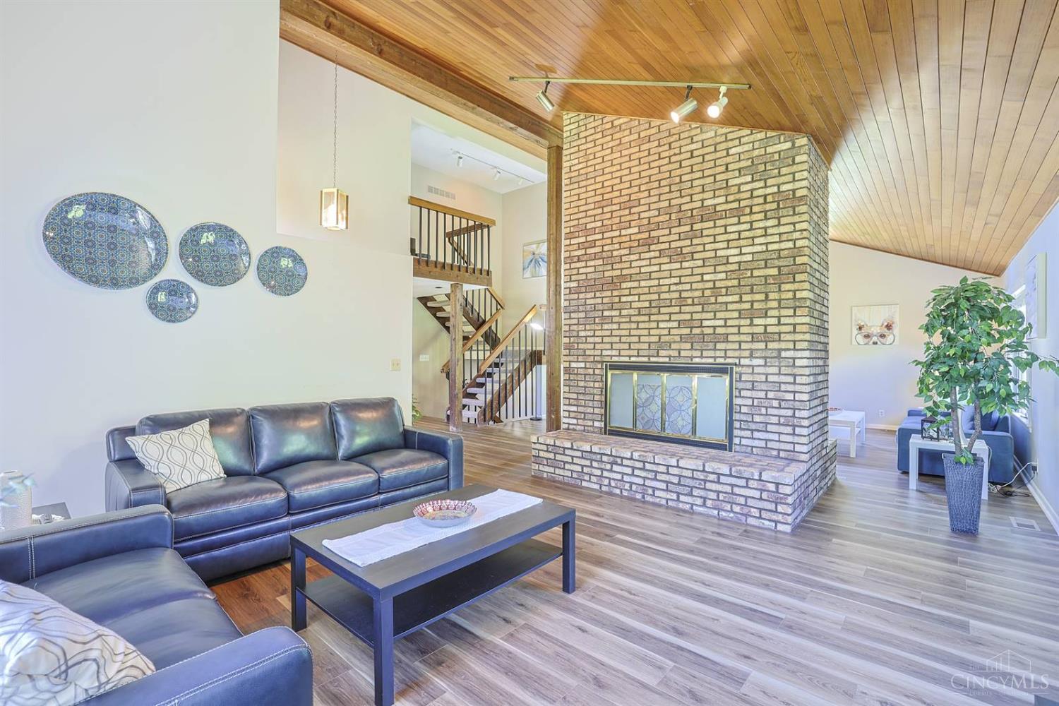 7407 Ayers Road Cincinnati, OH 45255 - Photo 8 of 51