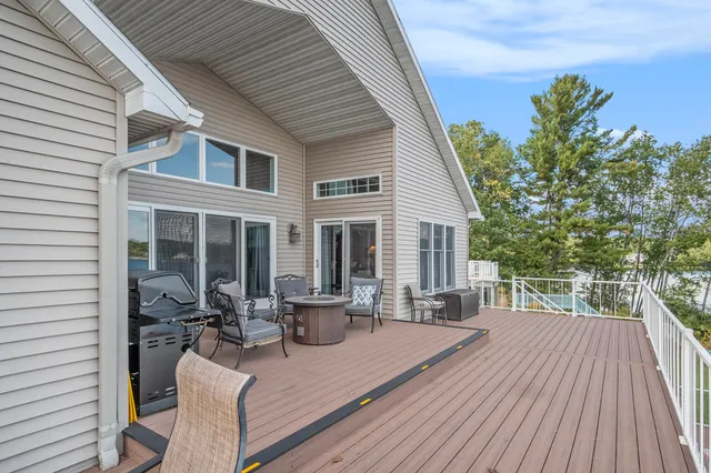 $969,990 | 7988 Island Court, Stanwood, MI 49346