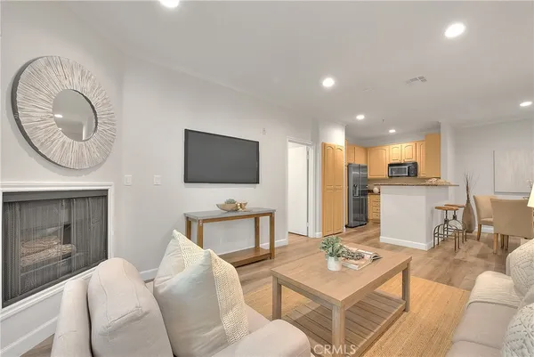 $599,950 | 300 North El Molino Avenue, Unit 118, Pasadena, CA 91101