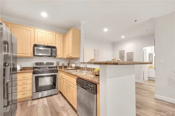 $599,950 | 300 North El Molino Avenue, Unit 118, Pasadena, CA 91101