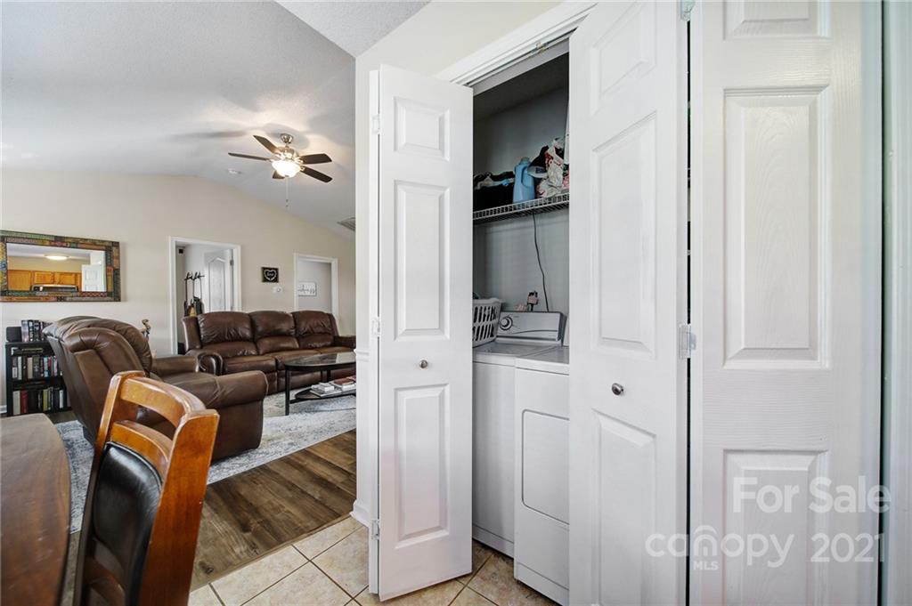 8243 Pozzi Road Charlotte, NC 28216 - Photo 13 of 33