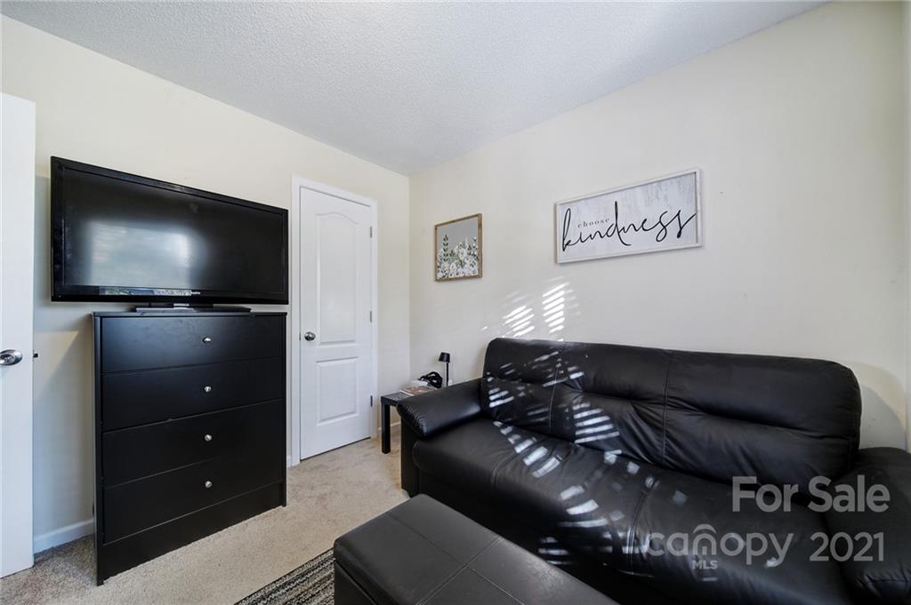 8243 Pozzi Road Charlotte, NC 28216 - Photo 19 of 33