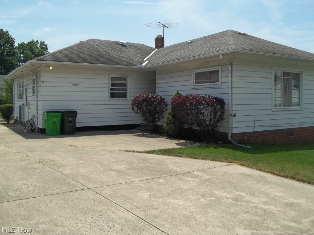 9705 David Road Garfield Heights, OH 44125 - Photo 2 of 15