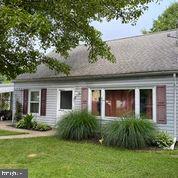 513 Lockheed Avenue Reading, PA 19601 - Photo 2 of 39