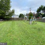 513 Lockheed Avenue Reading, PA 19601 - Photo 8 of 39