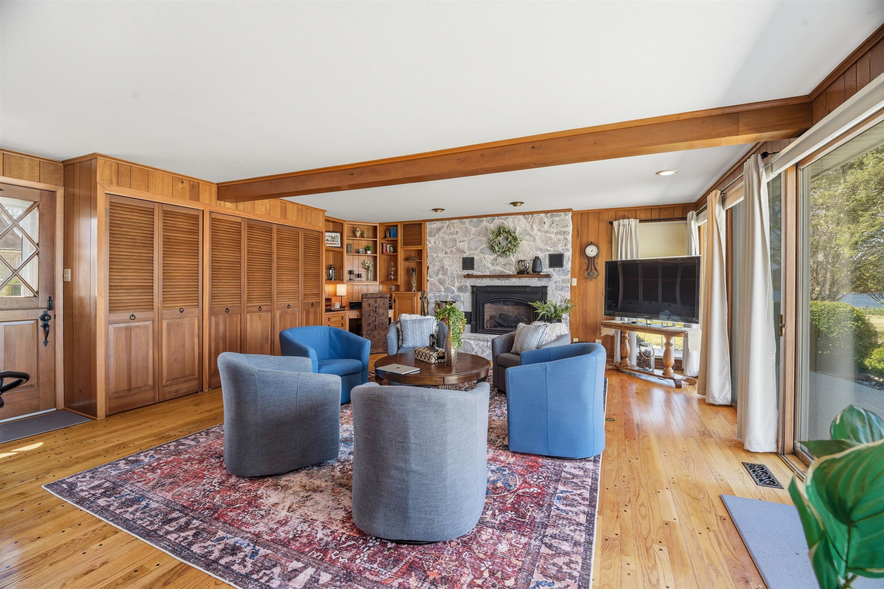 136 Circle Drive Shawano, WI 54166 - Photo 11 of 39