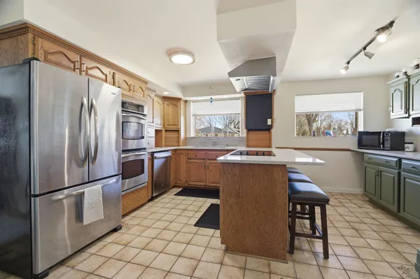 $599,900 | 136 Circle Drive, Shawano, WI 54166