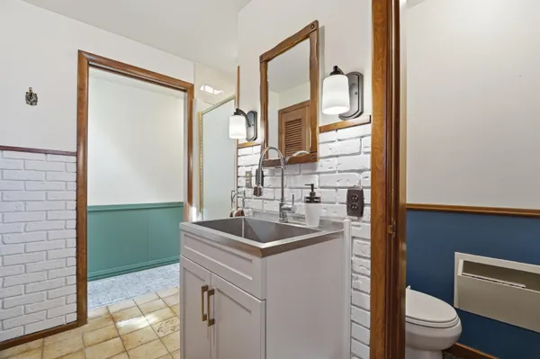 $599,900 | 136 Circle Drive, Shawano, WI 54166