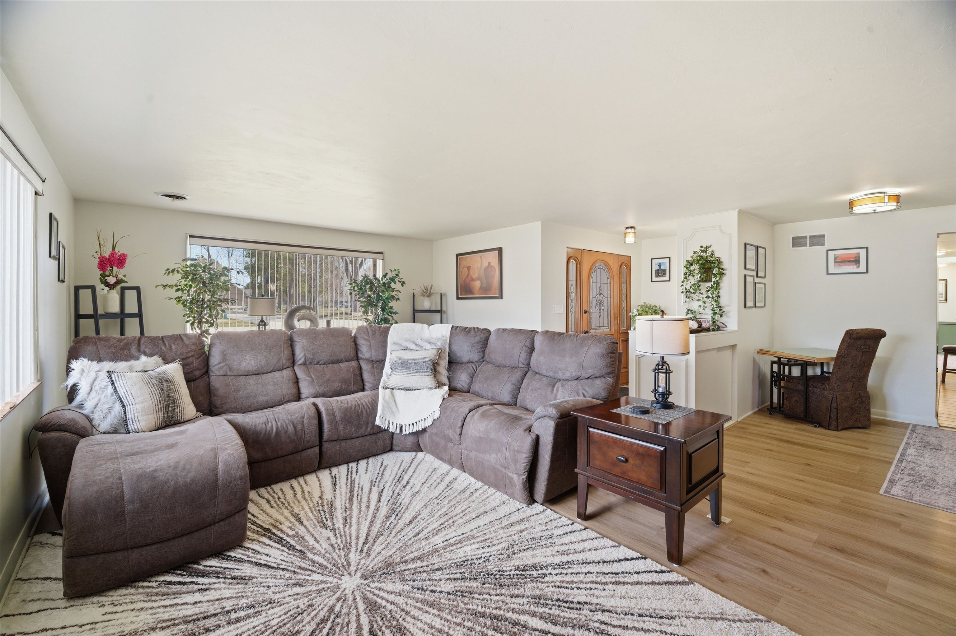 136 Circle Drive Shawano, WI 54166 - Photo 4 of 39