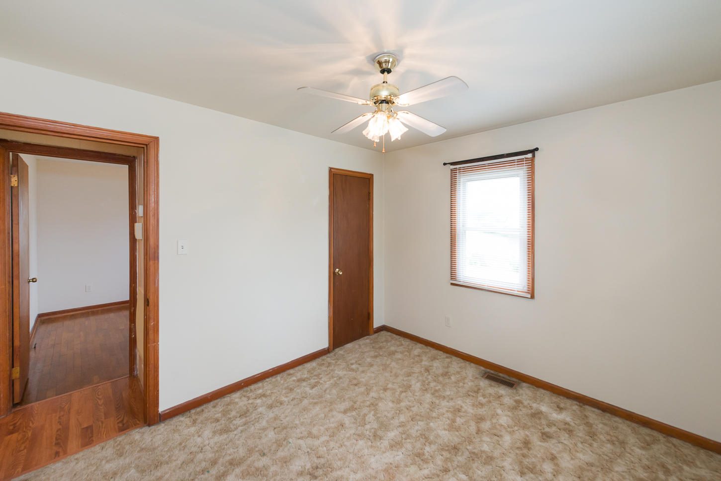 1209 Cooper Road Strawberry Plains, TN 37871 - Photo 12 of 24 One carpeted bedroom.