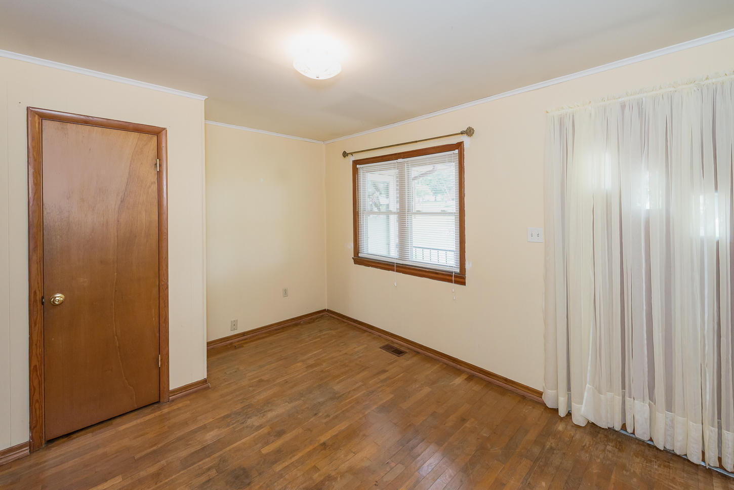 1209 Cooper Road Strawberry Plains, TN 37871 - Photo 15 of 24 Bedroom with office nook