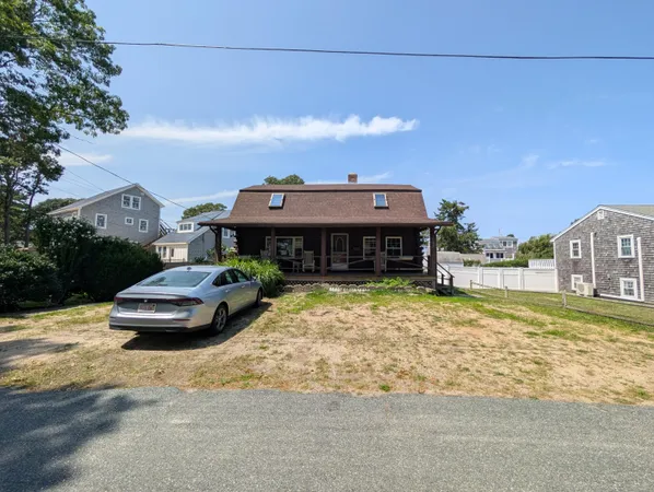 $375,000 | 40 Daisy Hill Road, Hyannis, MA 02601
