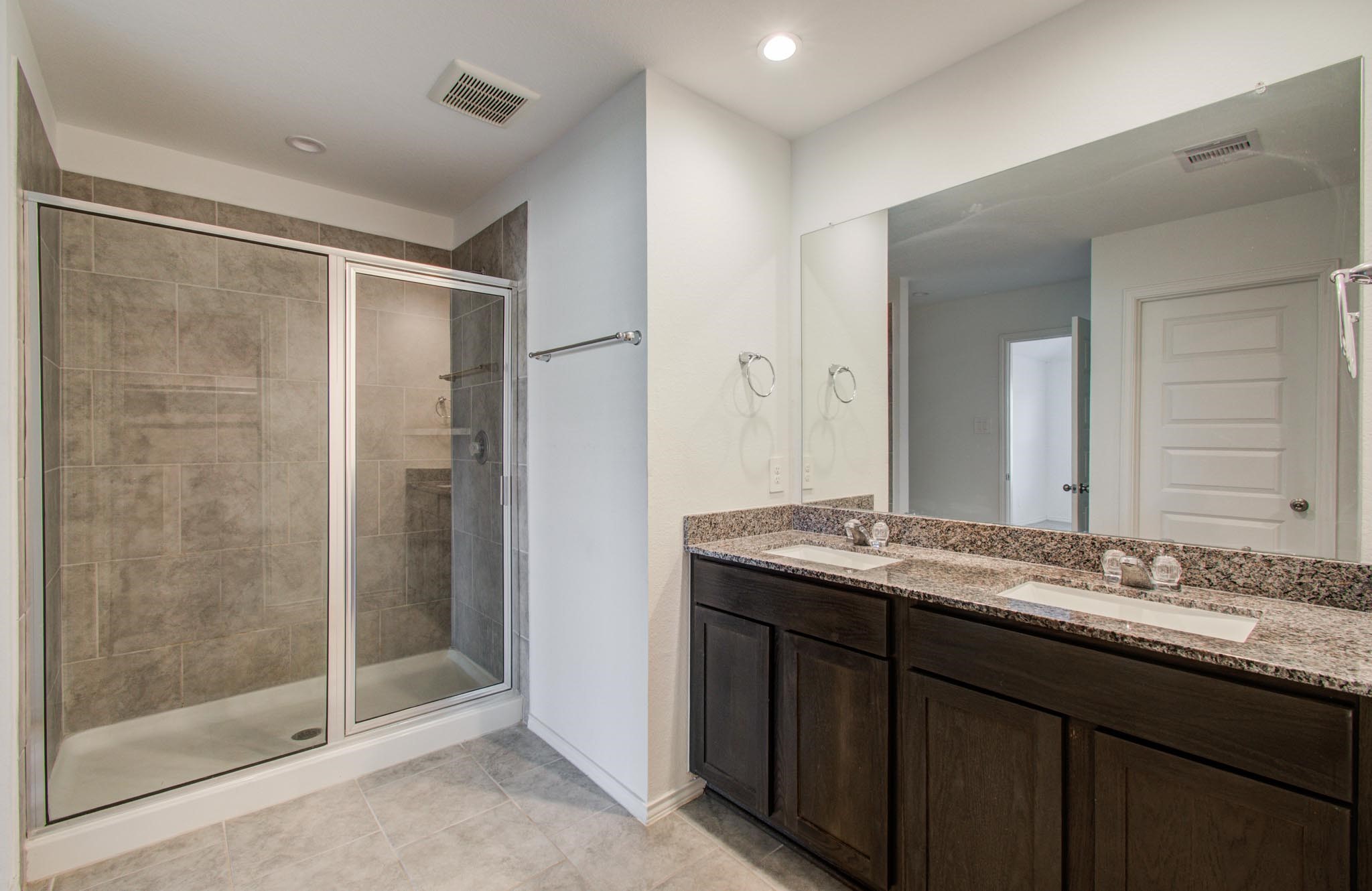 7527 Cynomys Court Rosharon, TX 77583 - Photo 21 of 29 Primary Bathroom
