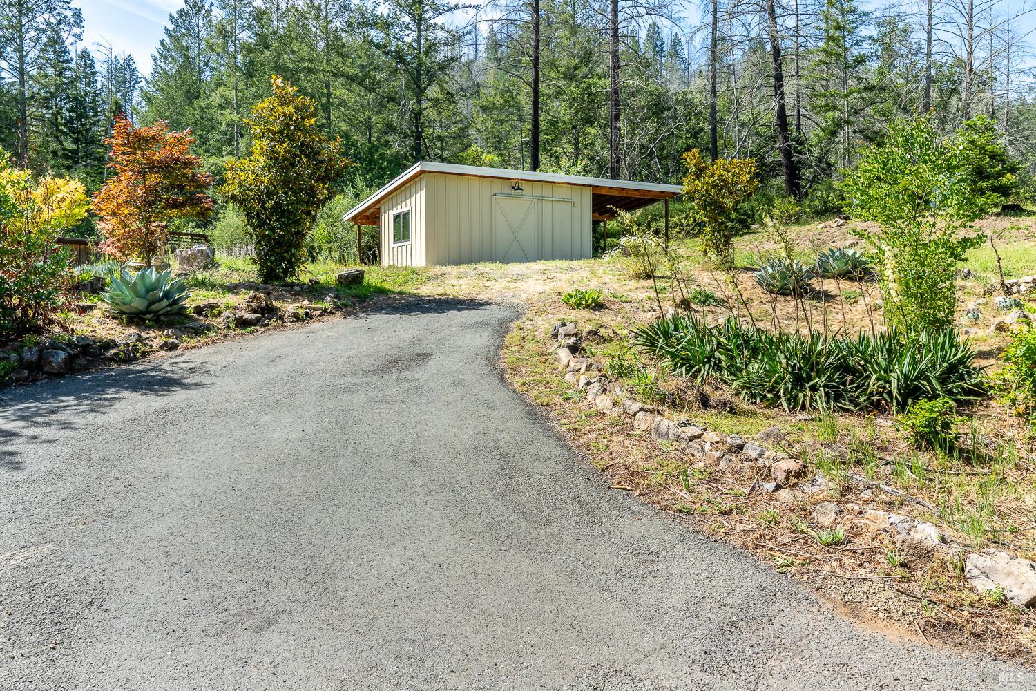 6662 St Helena Road Santa Rosa, CA 95404 - Photo 35 of 51 Workshop area