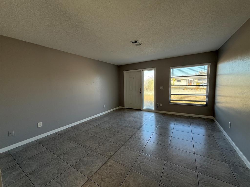 470 Briarwood Road Venice, FL 34293 - Photo 3 of 14