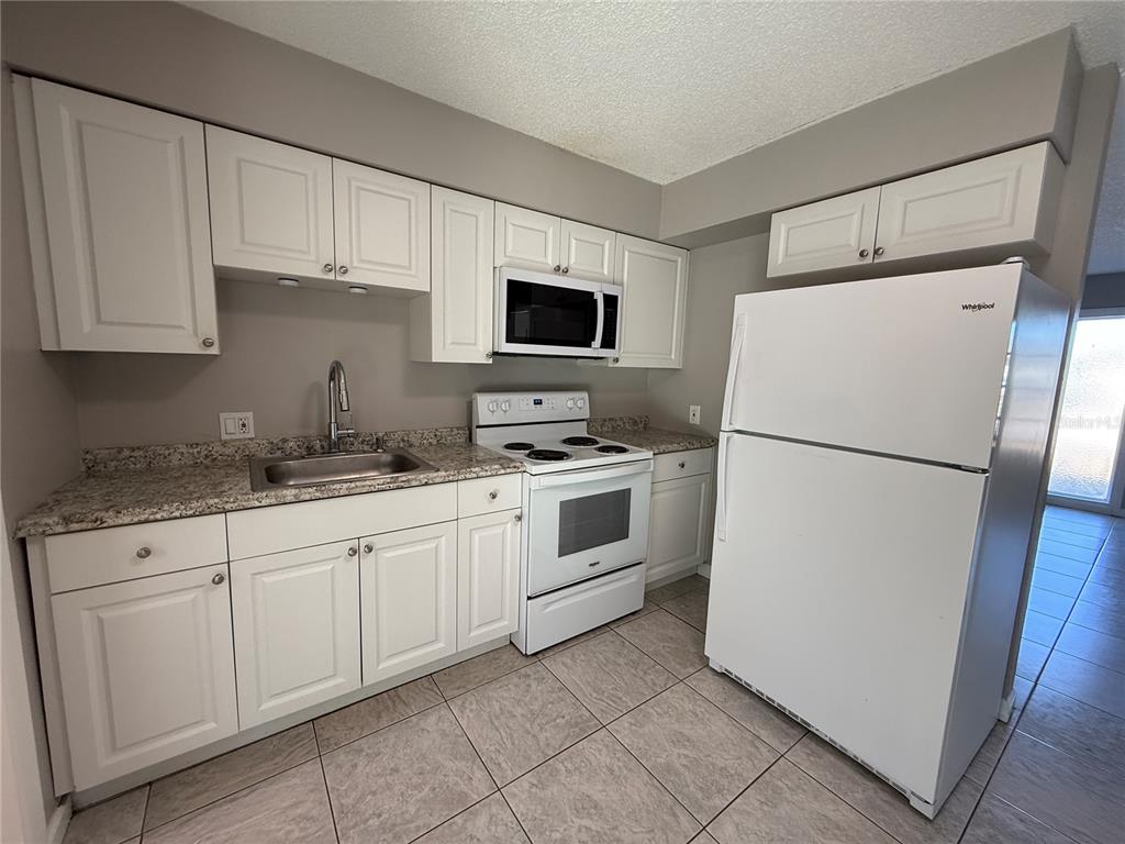 470 Briarwood Road Venice, FL 34293 - Photo 6 of 14