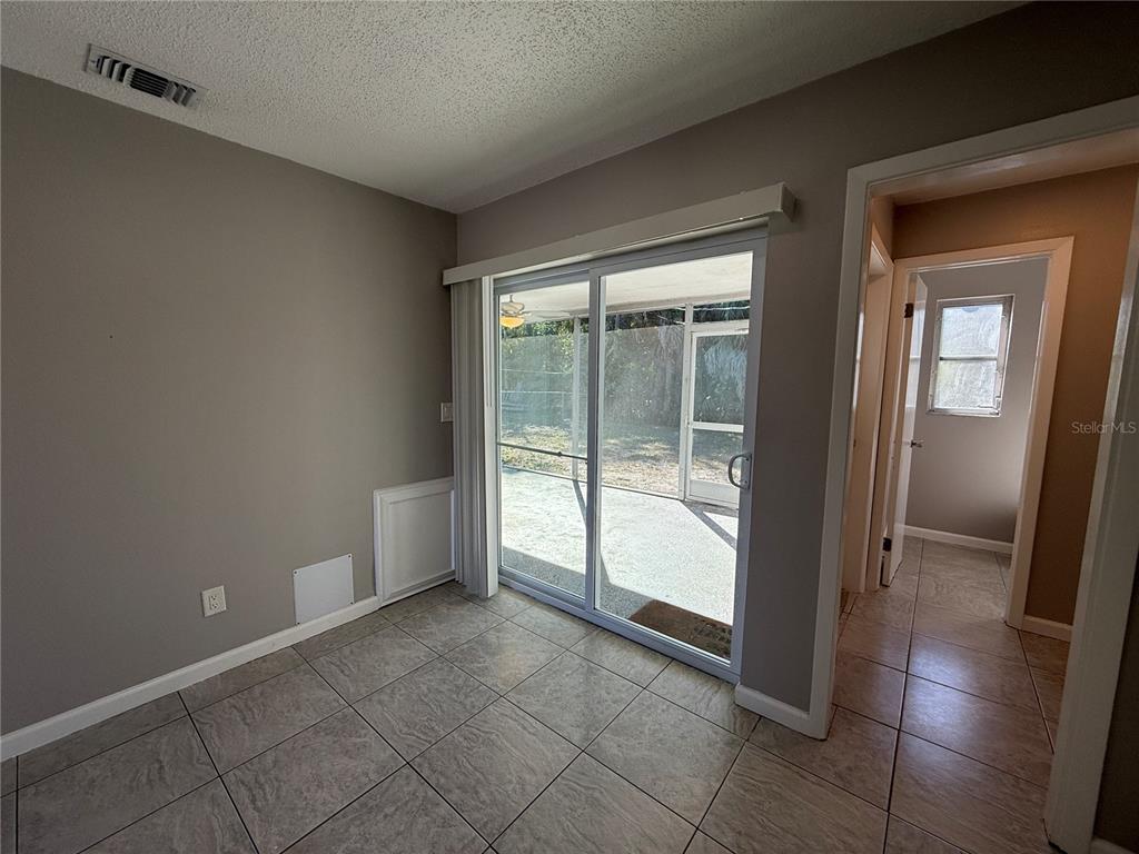 470 Briarwood Road Venice, FL 34293 - Photo 7 of 14