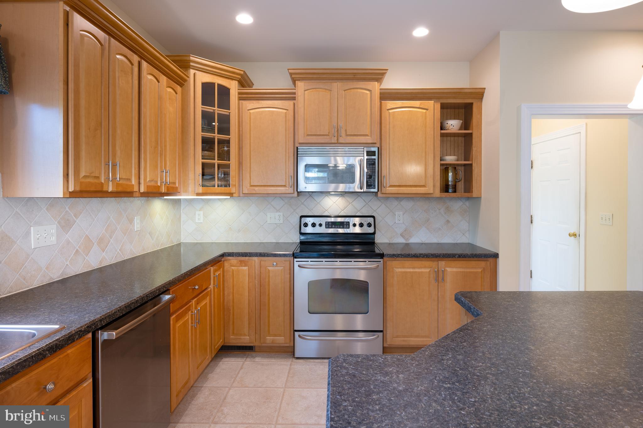 2439 Raleigh Road Hummelstown, PA 17036 - Photo 3 of 23 Well thought out kitchen lighting