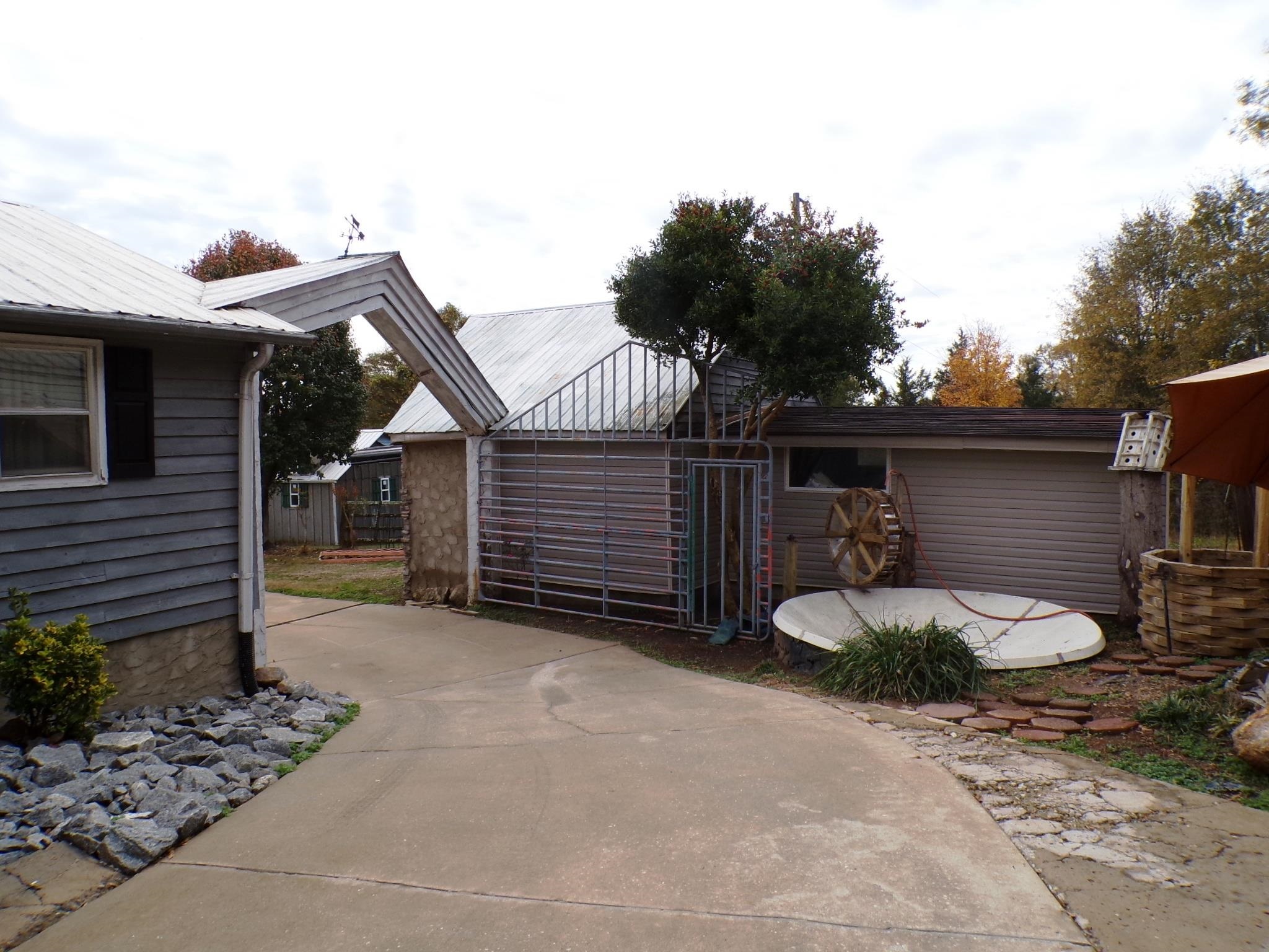 850 Springdale Road Cowpens, SC 29330 - Photo 10 of 50