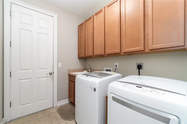 $465,000 | 3130 Scarlet Oak Place, North Fort Myers, FL 33903