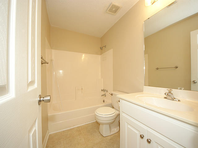 24 Rudwick Circle Goose Creek, SC 29445 - Photo 5 of 18 1633370388356_1633418780278_163337038835