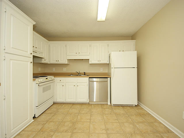 24 Rudwick Circle Goose Creek, SC 29445 - Photo 9 of 18 fam rm 2