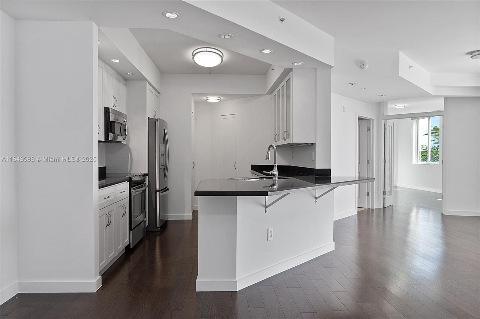 1 Century Lane, Unit 505 Miami Beach, FL 33139 - Photo 11 of 31