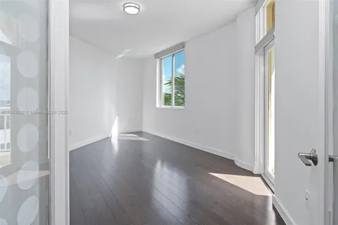 $775,000 | 1 Century Lane, Unit 505, Miami Beach, FL 33139