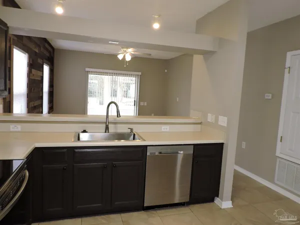 $1,675 | 1489 Newcastle Way, Pensacola, FL 32534