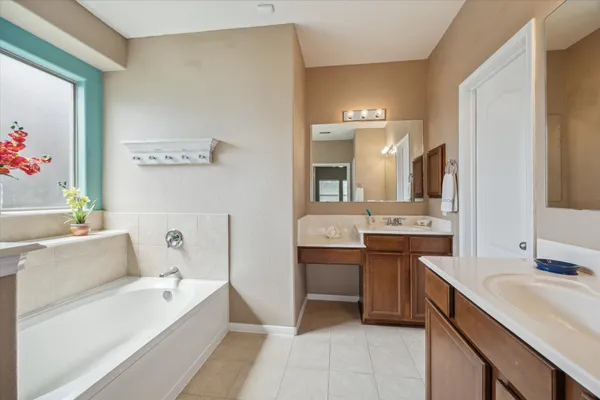 $2,350 | 919 East Tide Bay Circle, Katy, TX 77494