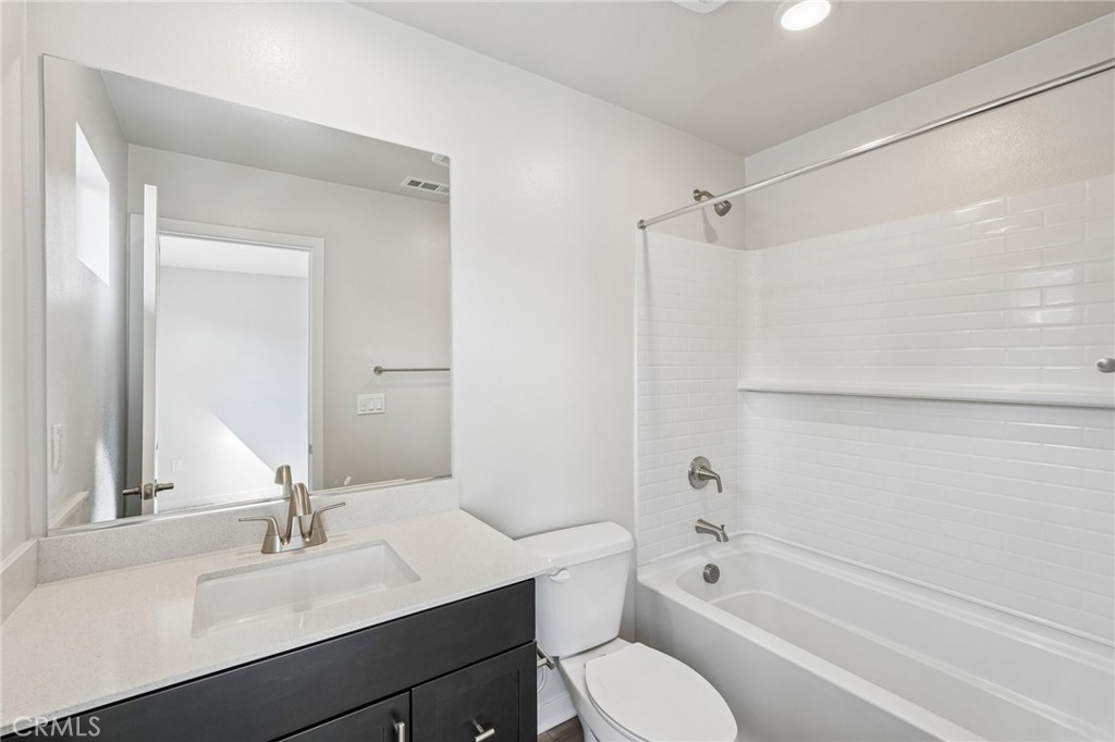 9542 Hannah Way Riverside, CA 92503 - Photo 16 of 35